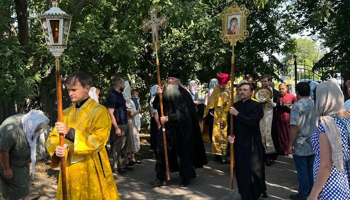Πορεία πιστών της Ουκρανικής Ορθόδοξης Εκκλησίας στο Καμένσκοε. Φωτογραφία: Επισκοπή Καμένσκοε