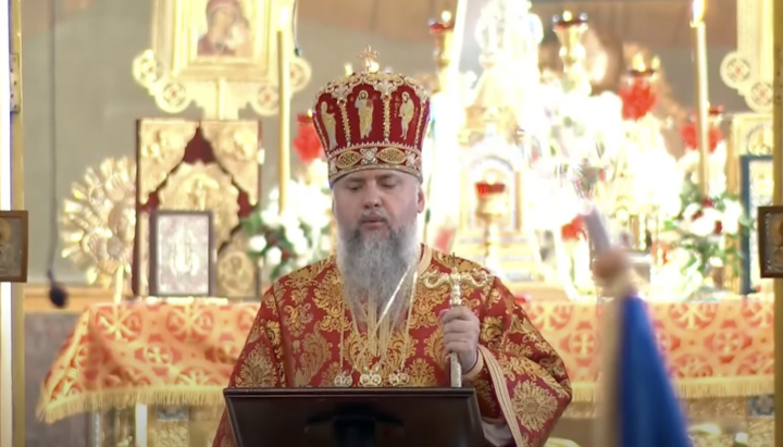 Думенко ține o predică în catedrala capturată de la BOU din Cerkasî. Foto: BOU