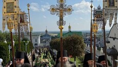 В Почаеве хиляди вярващи празнуваха деня на намирането на мощите на прп. Иов