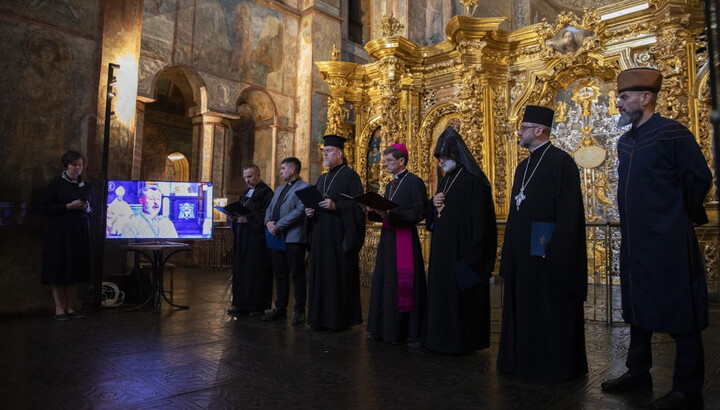 Rugători în Sofia din Kiev. Foto: site-ul VSCiRO