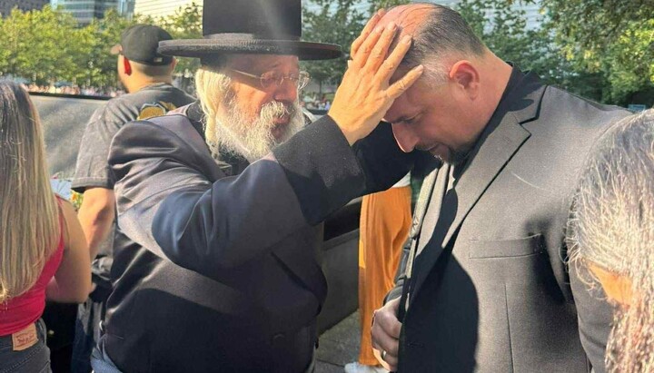 Στις ΗΠΑ, ένας ραβίνος ευλόγησε έναν ιερέα του Πατριαρχείου Κωνσταντινουπόλεως