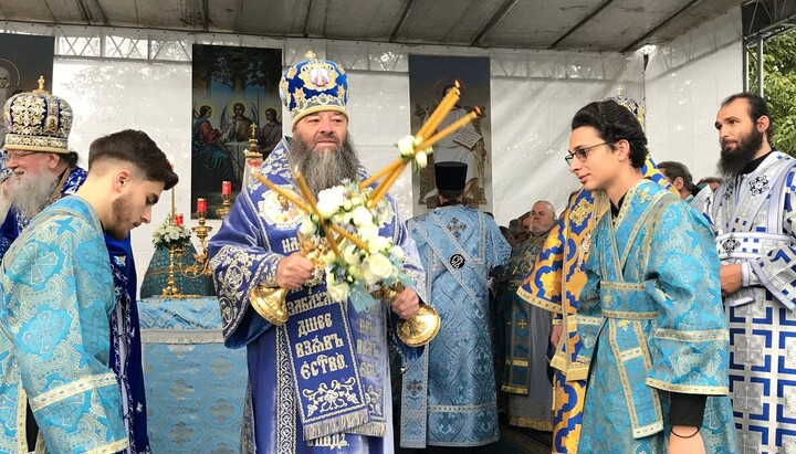 Митрополит Лонгин: Сегодня Господь нас испытывает, укрепляя в вере