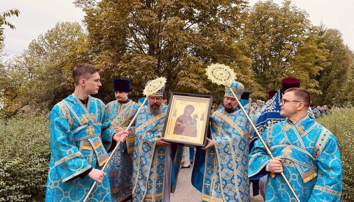 Крестный ход с Мгарским образом Богородицы. Фото: Полтавской епархии