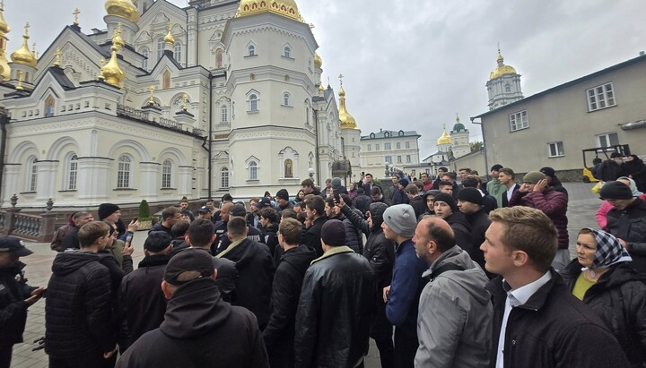 Конфlict în Lavra Poceaev. Foto: Facebook Ilcișina