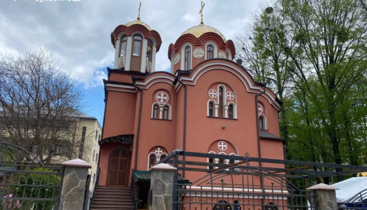Храм УПЦ в честь великомученика Пантелеимона в Черновцах. Фото: molbuk.ua
