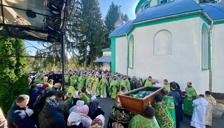 Крестный ход с мощами преподобного Алексия Карпаторусского. Фото: Хустская епархия