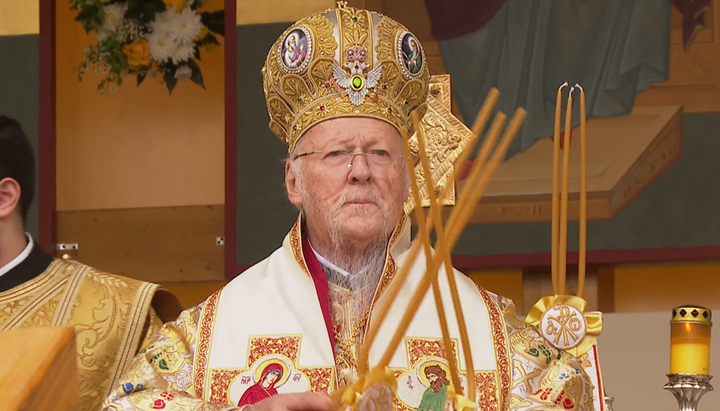 Патриарх Варфоломей на Литургии в Бухаресте. Фото: Trinity TV