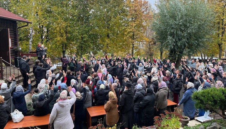 Η κοινότητα του Αγίου Παντελεήμονα της Ουκρανικής Ορθόδοξης Εκκλησίας στο Βίσιγκοροντ. Φωτογραφία: Facebook του πρωθιερέα Διονυσίου Ντενισένκο