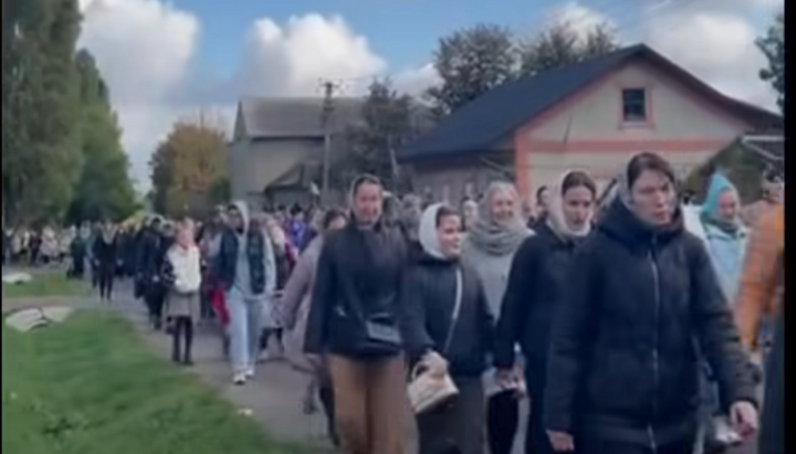 Κουρσάδα της Ουκρανικής Ορθόδοξης Εκκλησίας στη Μονή Προστασίας στη Μολόδια. Φωτογραφία: Ομάδα Fb 