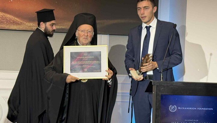 Patriarhul Bartolomeu la București. Fotografie: Nikos Papachristu