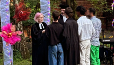 В Германии пастор-евангелистка «обвенчала» четырех мужчин как одну «семью»