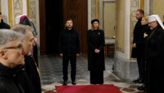 Зеленский пришел помолиться в Лавру