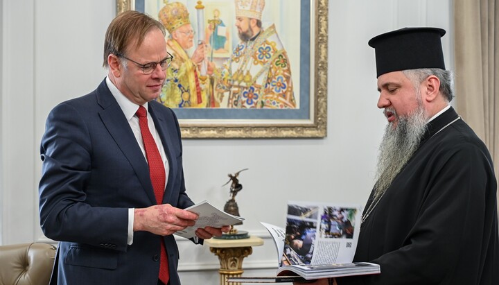 Думенко і посол Нідерландів. Фото: ПЦУ