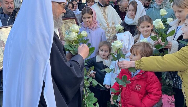 Metropolitan Augustine at the UOC parish in Paris. Photo: UOC press service