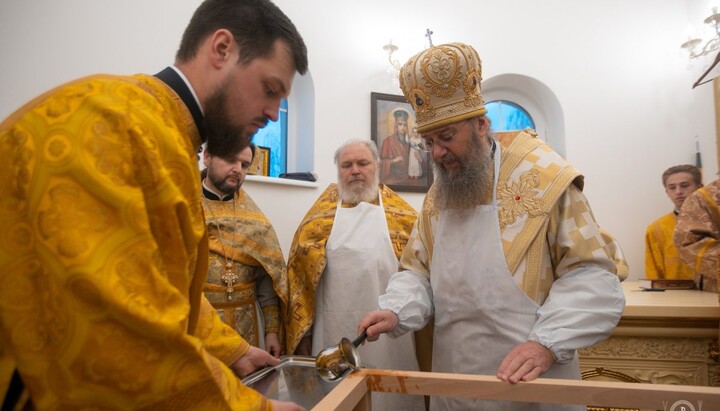 Митрополит Бориспильский и Броварский Антоний освятил храм в честь преподобного Софрония епископа Иркутского в м. Обрезка. Фото: Страница митрополита Антония на Facebook 