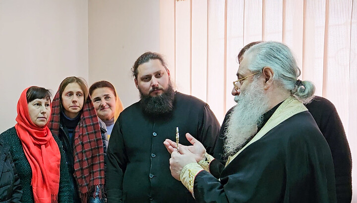 Митрополит Арсений в суде Днепра. Фото: Святогорская лавра