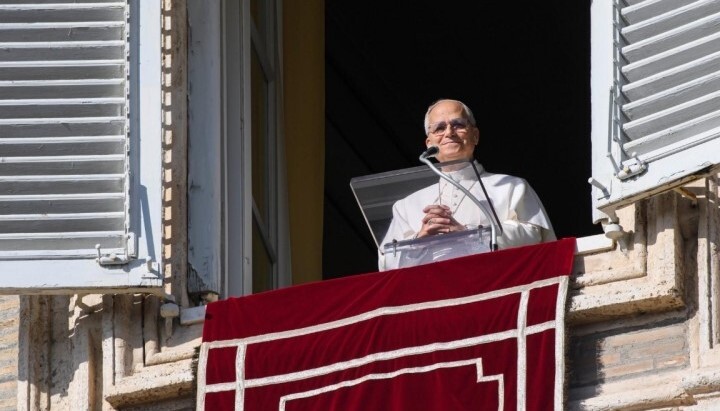 Papa Leon al XIV-lea la rugăciune pe 7 decembrie 2025. Foto: Vatican Media