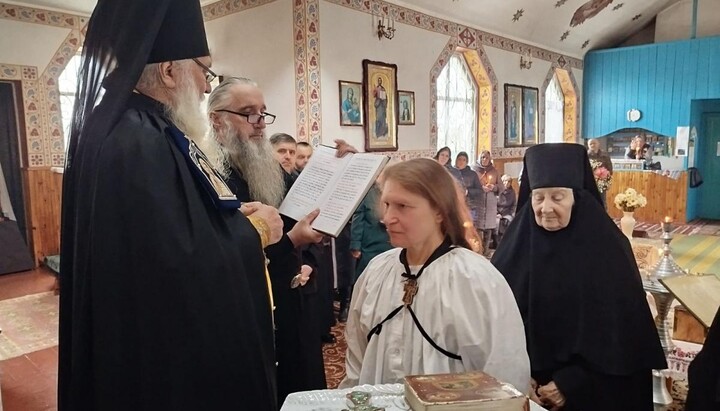 Монашеский постриг инокини Сосипатры (Кондратюк), которую нарекли именем Евфимия. Фото: Пресс-служба Андрушевского благочиния Житомирской епархии УПЦ