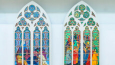 320 000 de parizieni au protestat împotriva noilor vitralii cu persoane de culoare în Notre-Dame