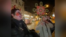 Колядники в Одессе: Мы не верующие, просто собираем на «Азов»