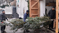 Верующие Буковины привезли гумпомощь к Рождеству в Святогорскую лавру