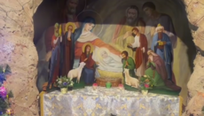 Στο Πότσαεφ κάλεσαν να διατηρήσουν τις παραδόσεις και να μην παρασύρονται από παγανιστικά σύμβολα