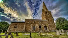 Средневековую церковь в Англии спасают за счет средств Национальной лотереи