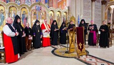 В храме Архиепископии Фанара в США провели молебен с ЛГБТ-епископессой