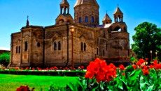 Власти Армении лишили Армянскую Церковь права собственности на земли храмов