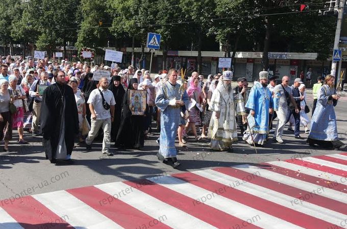 В Запорожской епархии УПЦ Крестный ход собрал 3 тысячи верующих