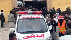 Более 30 человек погибли при терракте в мечети в Пакистане