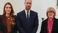 Английский принц поддержал архиепископессу после скандала на ее назначении