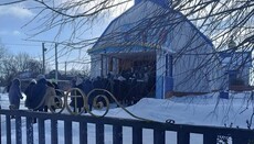 В Кузьмине рейдеры срезали замки на храме УПЦ