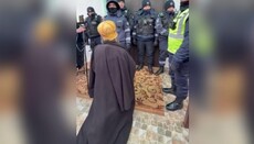 В Молдове по решению суда верующих Молдавской митрополии не пустили в храм