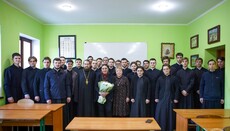 Киевские семинаристы встретились с народной артисткой Ларисой Кадочниковой