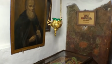 Заповідник поміняв на українські таблички з іменами святих у печерах Лаври