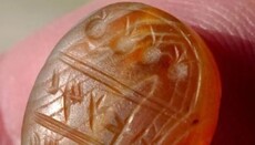 В Израиле нашли 2800-летнюю печать с библейской символикой 