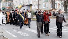 В Радивилове прошел общий крестный ход УГКЦ и ПЦУ