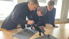 В академії ПЦУ показали, як навчають студентів поводитися з автоматами та БПЛА