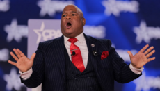 «Духовник» Трампа: Война с Ираном - духовный долг президента