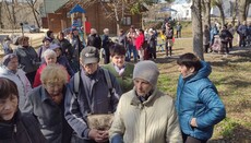 Соцотдел УПЦ в Киеве поддержал 100 семей переселенцев