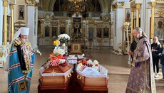 У Херсоні здійснили відспівування загиблих від обстрілу парафіянок собору УПЦ