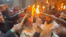 В храме Воскресения Христова Иерусалима сошел Благодатный огонь