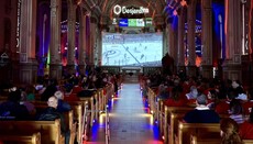 В канадском соборе РКЦ провели трансляцию хоккейного матча с пивом и пиццей