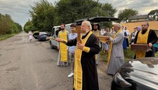 В Ровенской епархии провели автомобильный крестный ход с молитвой о мире