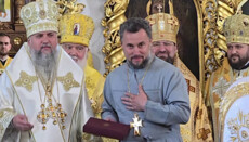 Думенко наградил клирика, проводившего фейковые переходы и захваты храмов
