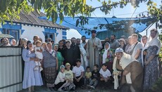 Митрополит Тульчинский Сергий помолился с гонимой общиной УПЦ Новоживотова