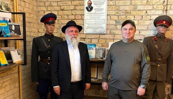 В киевском СИЗО открыли мемориальную доску раввину-каббалисту
