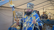 Ο αρχιερέας του Ρίβνε απέρριψε τη χειραγώγηση των ΜΜΕ γύρω από την κηδεία στρατιώτη
