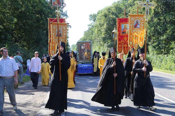 Хресний хід-2016 продовжує молитовну ходу по Харківській області